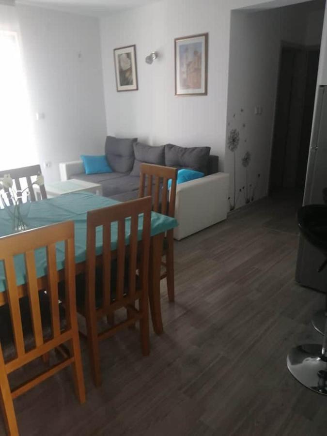 Ferienwohnung Apartman Dora Pag Town Exterior foto